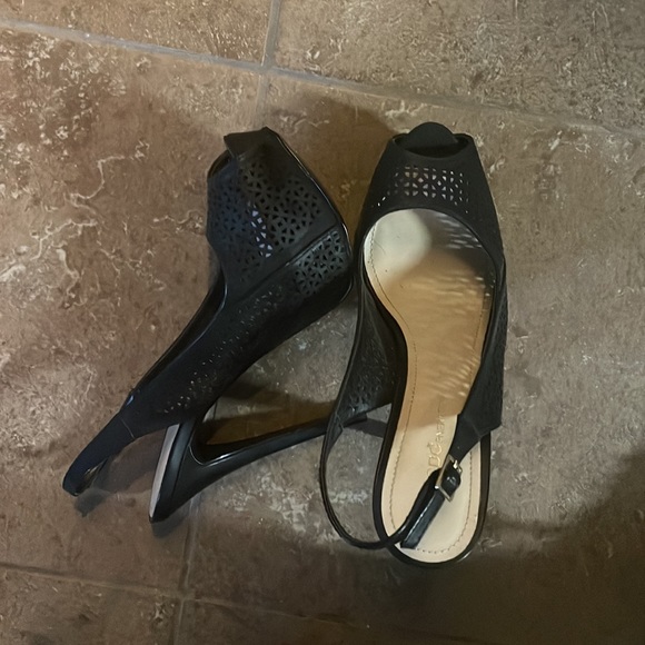 Never worn - Picture 2 of 4